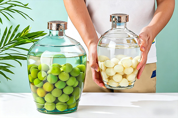 Does the shape of a oval glass wine jar matter?